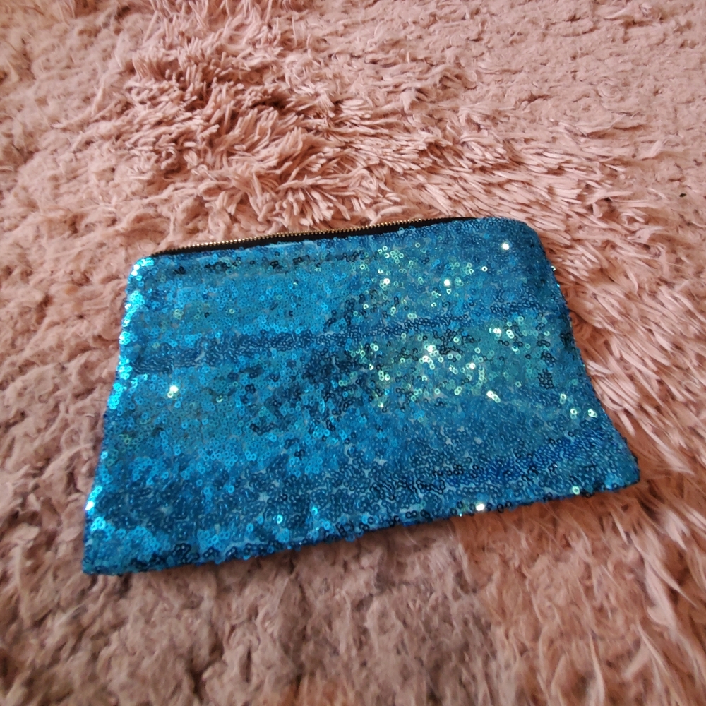 Blue sequined pouch